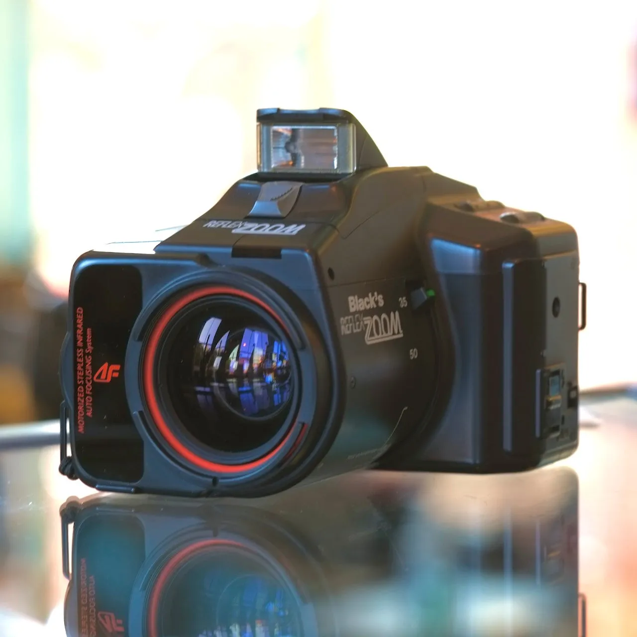 Black's Reflex Zoom