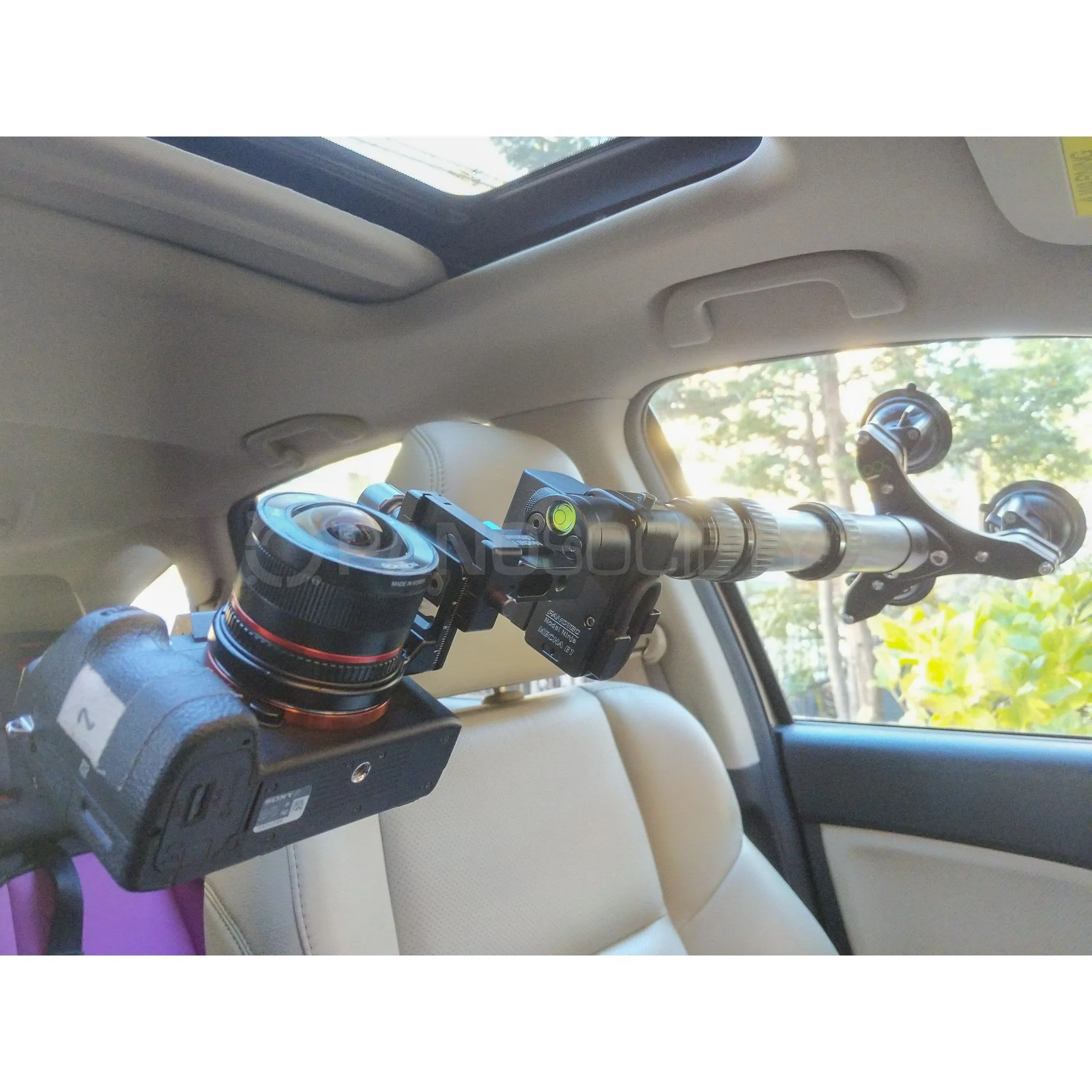Freedom 360 Swivel Tri-base with Suction Cups