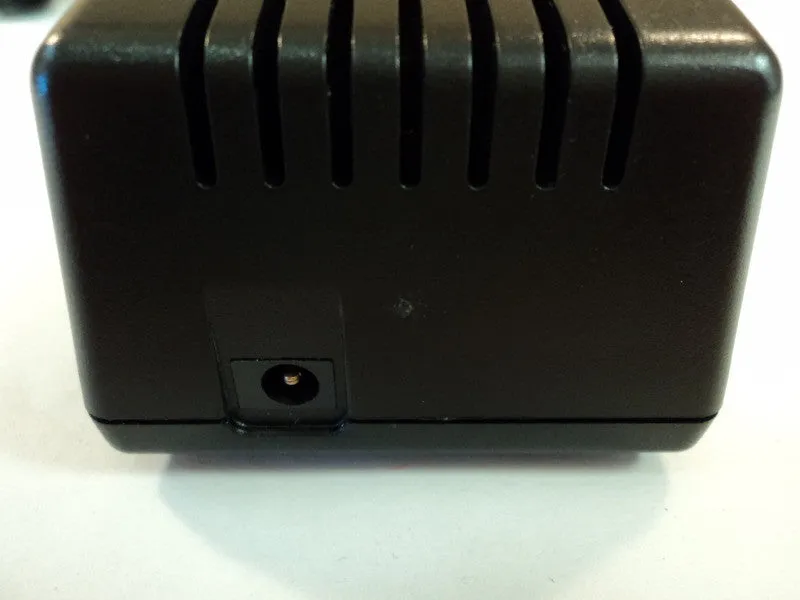 HP Li-Ion Battery Recharger AC Adapter Kit Black Genuine/OEM C8873A -- New