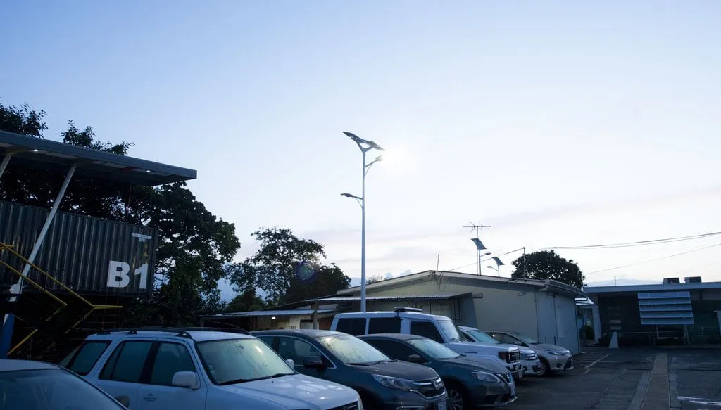 ST-Series Solar Street Lights