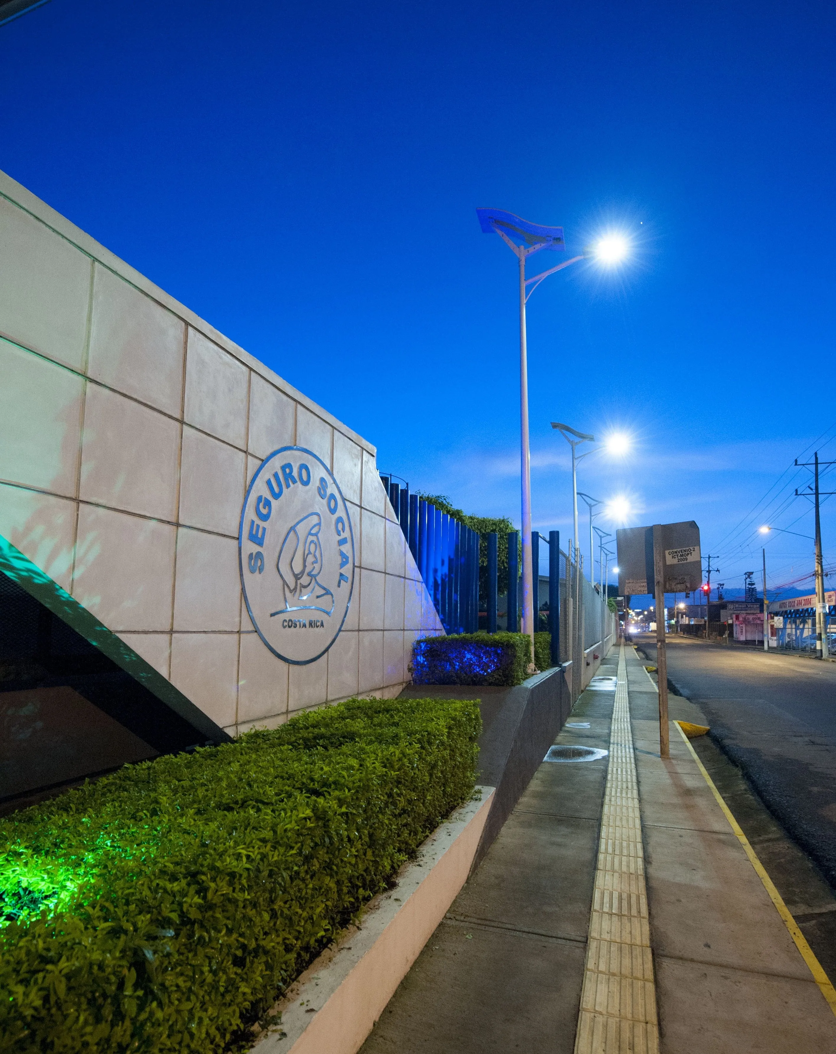 ST-Series Solar Street Lights