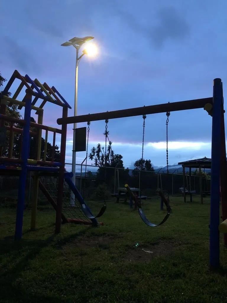 ST-Series Solar Street Lights