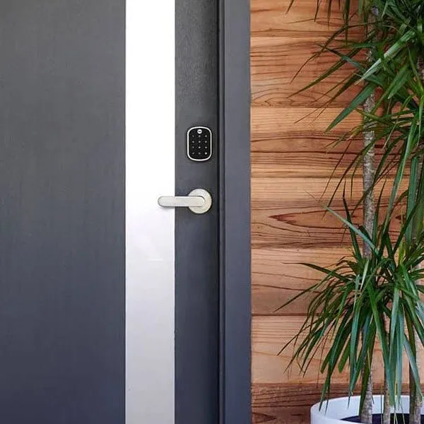 Yale Assure SL Electronic Digital Deadbolt Satin Chrome with Home Module